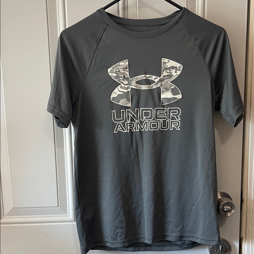 Under Armour Charcoal Tee with‎ Camo Logo
